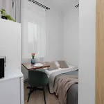 Functional Pet-friendly Micro-apartment In By Renters * Varsóvia