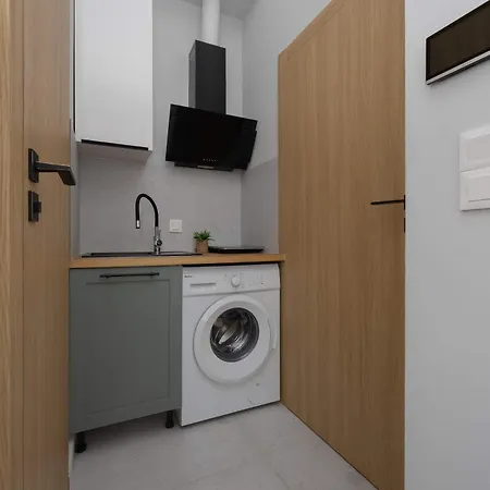 Functional Pet-friendly Micro-apartment In By Renters * Varsóvia